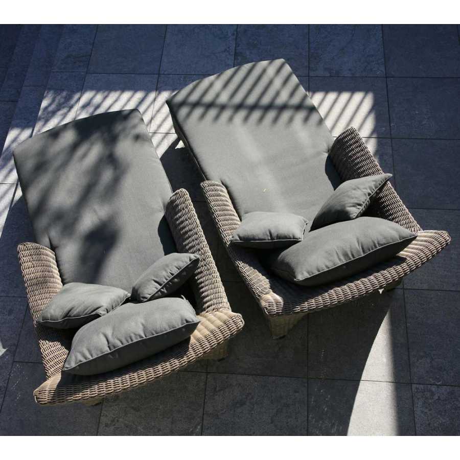 4 Seasons Outdoor Valentine 1 Seater Sun Bed With 4 Cushions In Pure