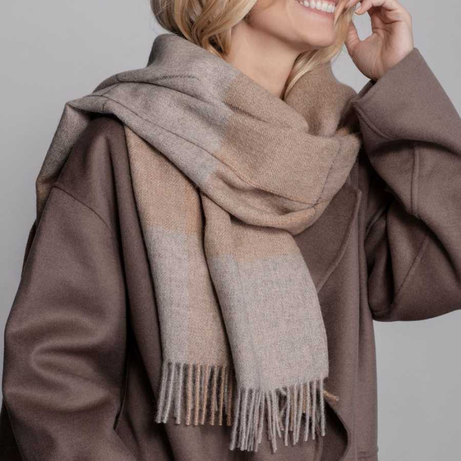 Elvang Prague Scarf - Camel & Light Grey