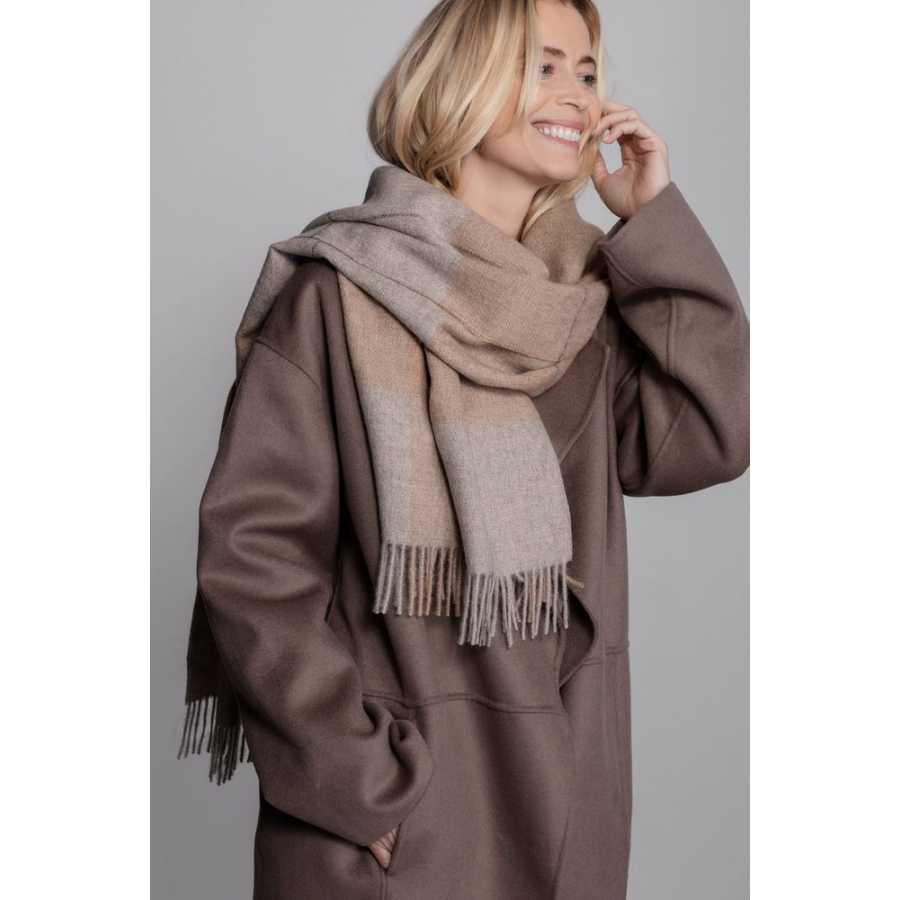 Elvang Prague Scarf - Camel & Light Grey