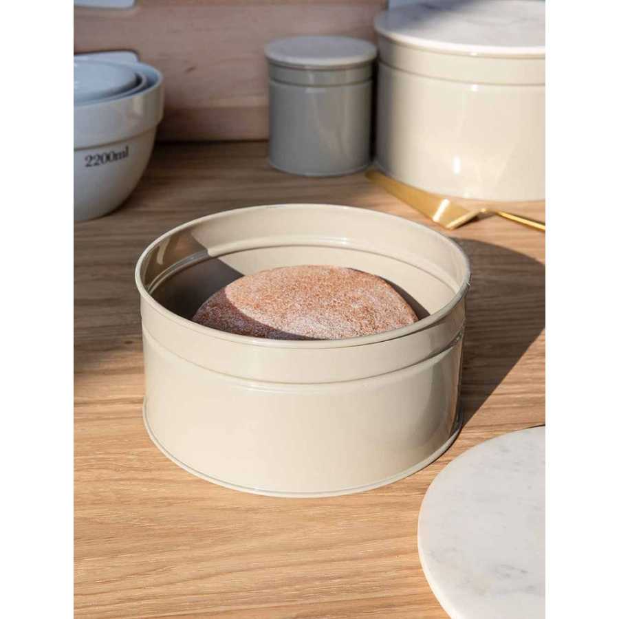 Garden Trading Brompton Cake Tin - Clay - Small