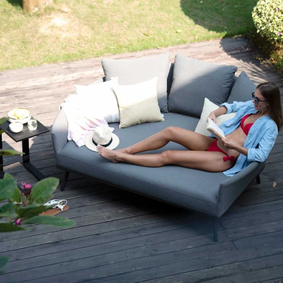Maze Ark Outdoor Daybed - Flanelle